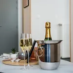 La Cour Du Cygne - By Prestiplace * Tours