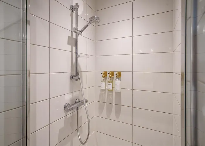 La Cour Du Cygne - By Prestiplace