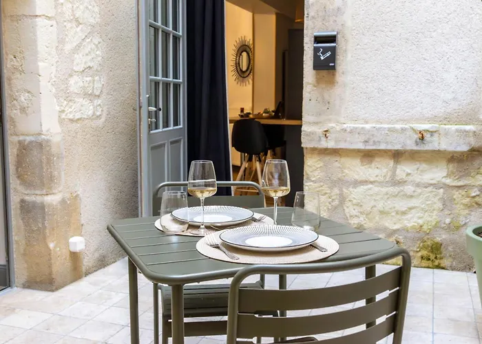 La Cour Du Cygne - By Prestiplace *